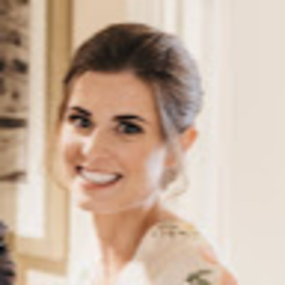 Meet your Posher, Alison - Picture 1 of 1